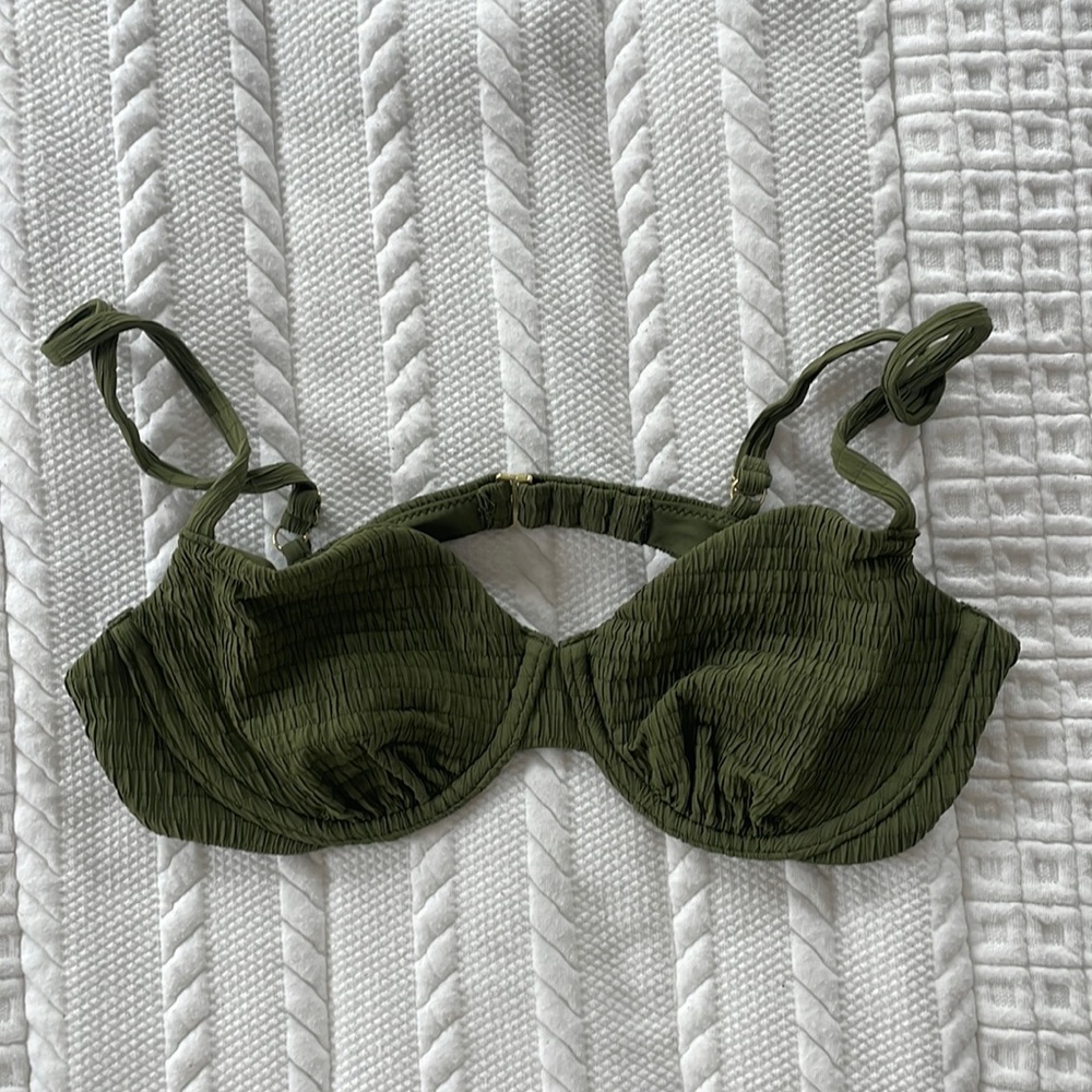 NWOT Abercrombie swim top
